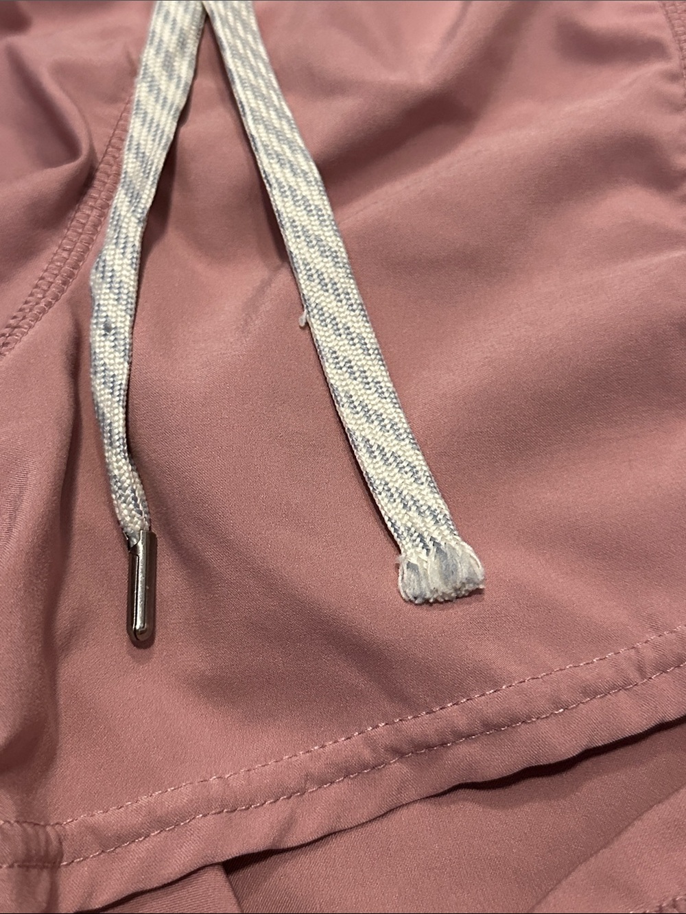 Vuori Women's Mauve Athletic Shorts XS - Picture 6 of 6